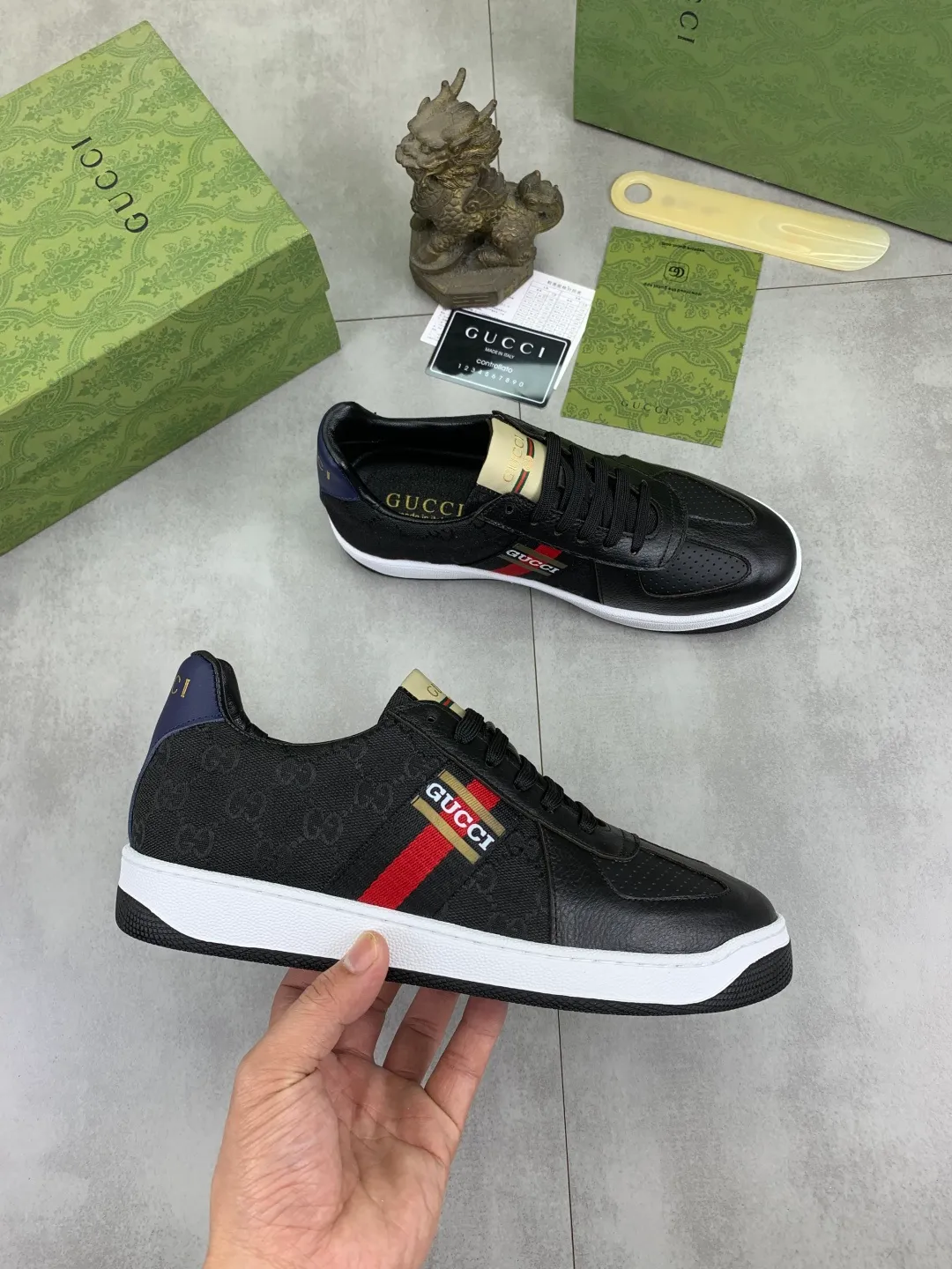 Men's shoes 💰P400💰【New model】 🆘 The latest model from Gucci official website 🎁 Classic casual and fashionable men's shoes 👟 Hot model 💥 Simple and elegant style, exclusive for trendy men. Unique latest brand elements from the official website 👑 Original Gucci decoration, fashionable and generous, made of original soft calfskin fabric ➕ Comfortable soft pigskin lining ✅Wear-resistant rubber outsole designated on the official website_Full of elasticity, the classic model taken at the counter 🎬Color: 4️⃣colors available😍Number of codes: 38-44 (45 46 customized)